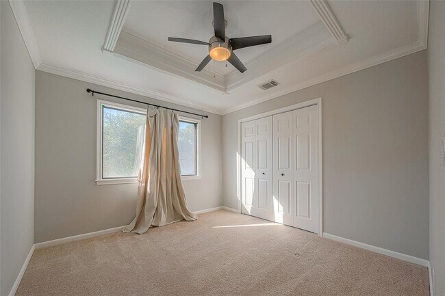 Building Photo - 15714 Sylvan Lake Dr