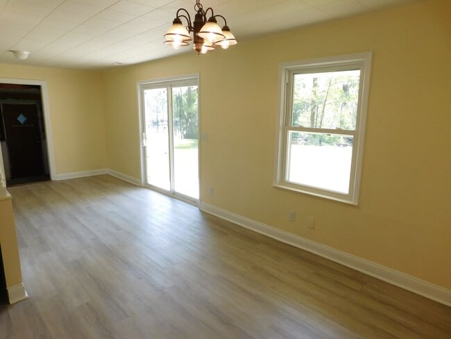 Building Photo - 4925 Morton Rd