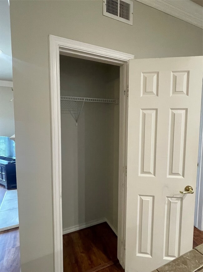 Building Photo - 2400 McCue Rd