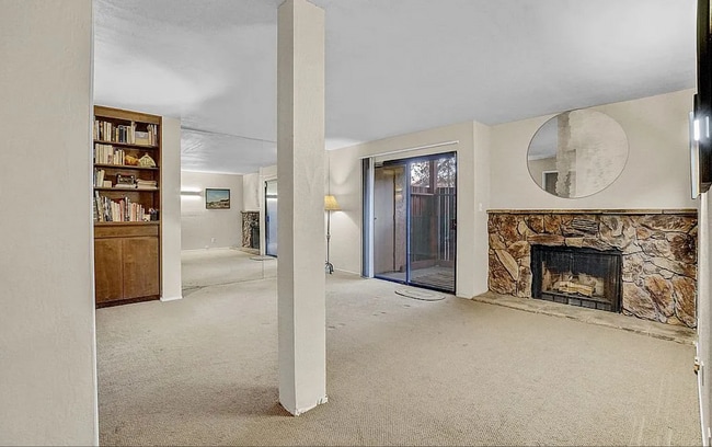 Building Photo - 1000 Beck St