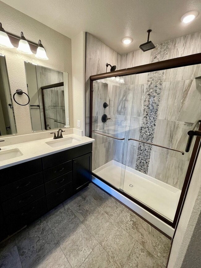 Building Photo - * GAME-CHANGING-MOVE-IN-SPECIAL * 4 Bedroom, 3 Bathroom with Office for Rent
