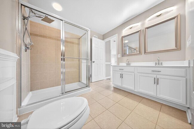 Building Photo - 15825 John Diskin Cir