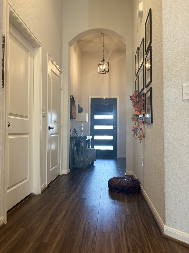 Building Photo - 5829 Bianca Dr