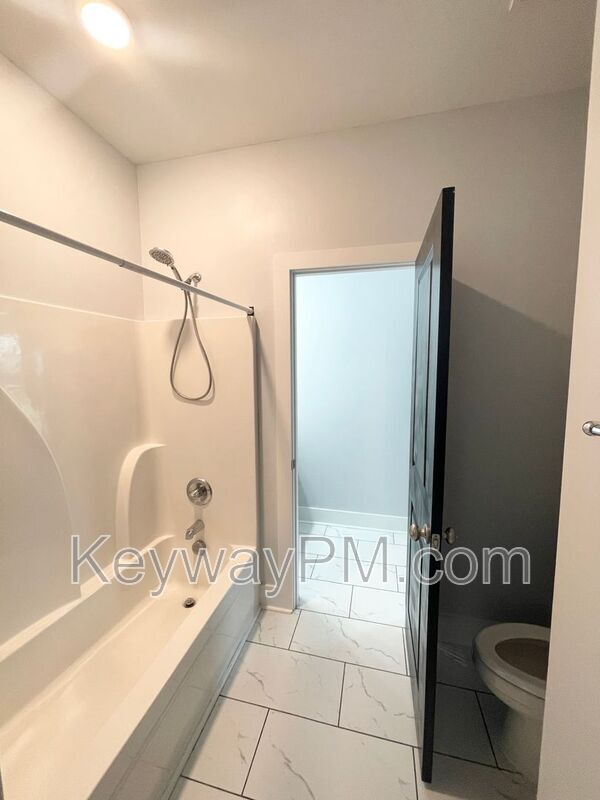 Building Photo - 2217 Laurens St