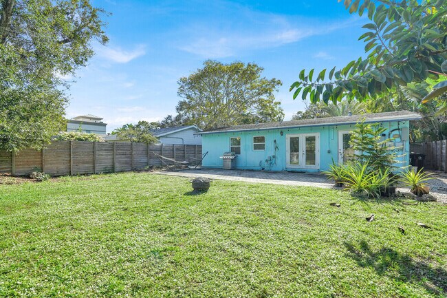 Building Photo - 501 SW 8th St