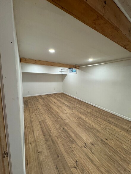 Building Photo - 14 Loring Ln