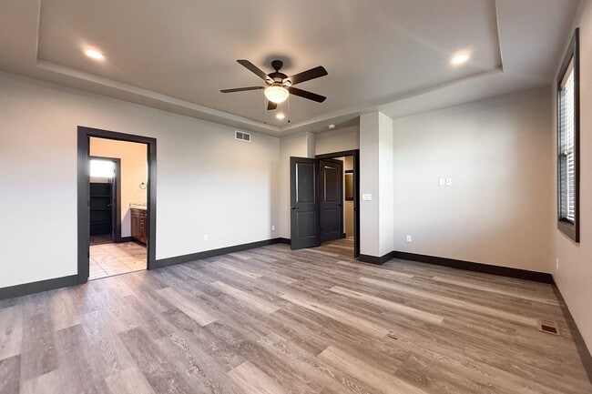 Building Photo - Beautiful 4-Bedroom House with Large Backy...