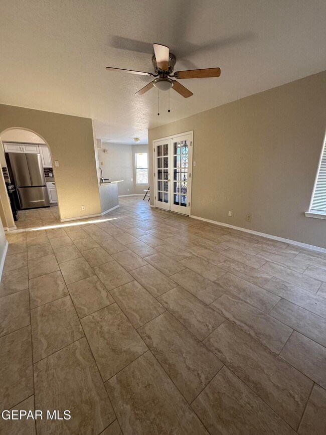 Building Photo - 1801 Garden Gate Way