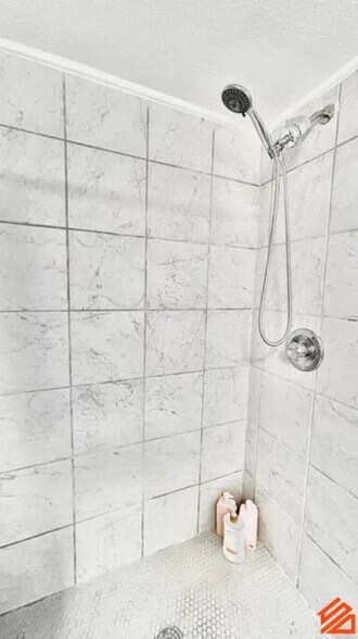 Building Photo - 253 Hayden Rd