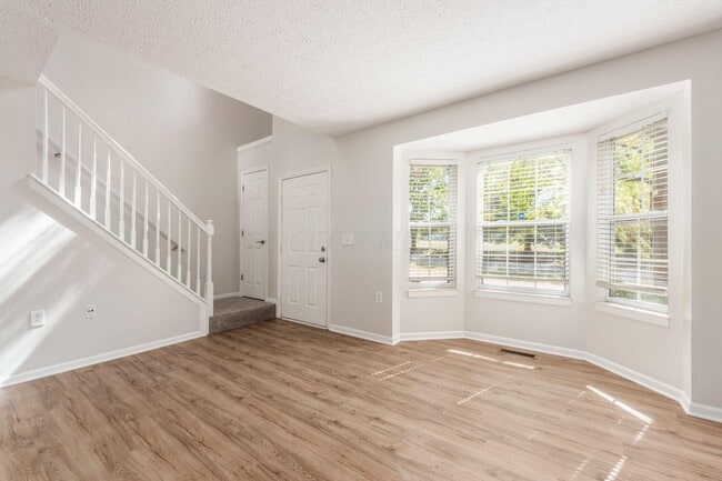 Building Photo - 3055 Glenloch Cir