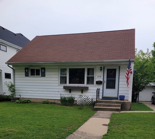 Primary Photo - 415 Chicago Ave