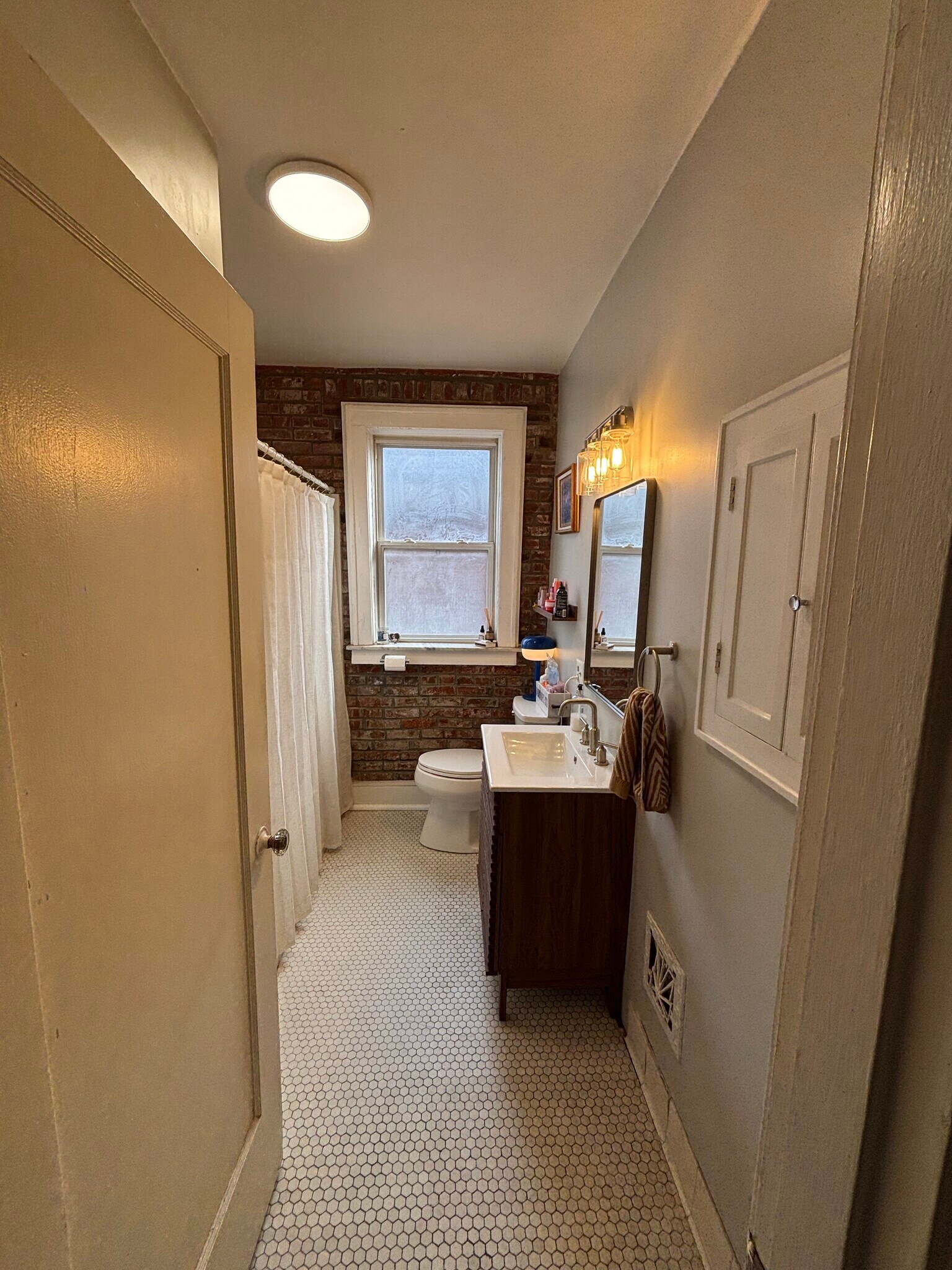 Bathroom - 4945 Mardel Ave