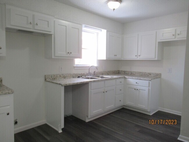 Building Photo - Willow Run Apartments