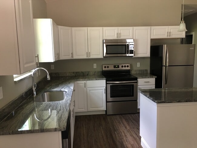 Building Photo - 3/2 House For Rent in Northside Jax!