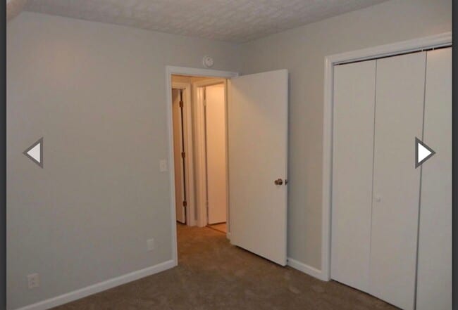 Building Photo - 504 Debbie Dr