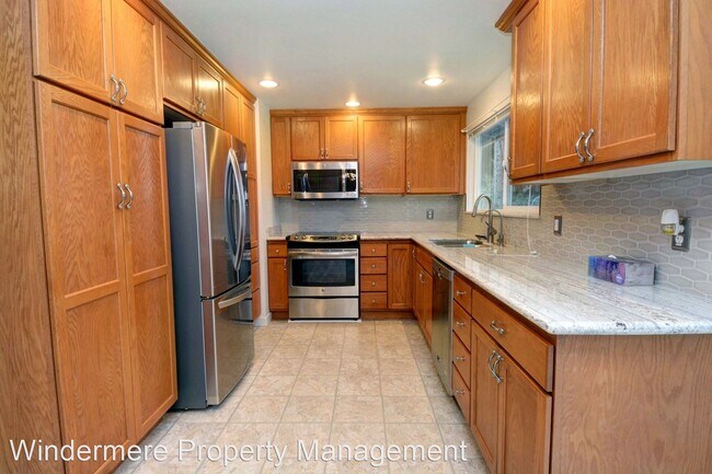 Building Photo - 4 br, 2 bath House - 2427 138th Ave SE