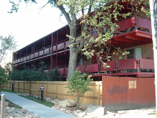 Building Photo - 1912 S University Blvd