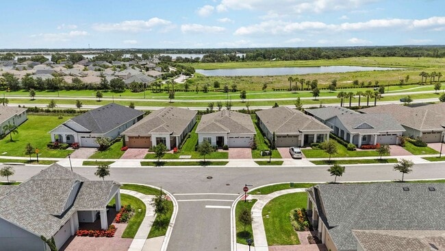 Building Photo - For Rent: Immaculate 3 Bed, 3 Bath + Flex ...