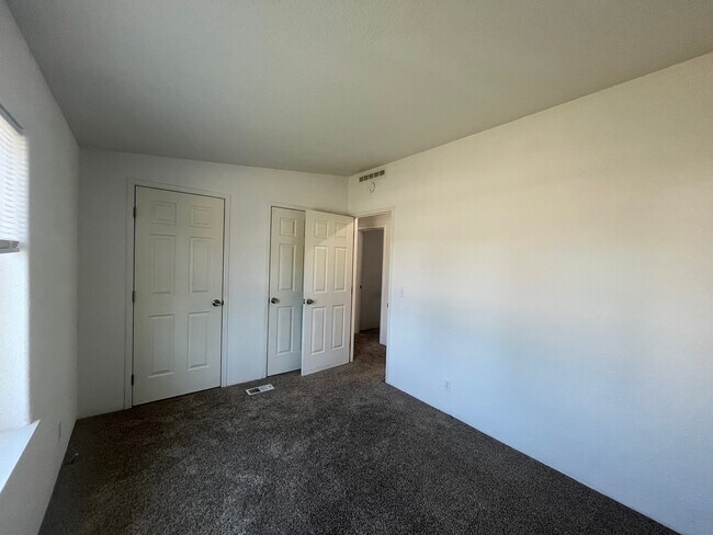 Building Photo - 1404 River Run Ln