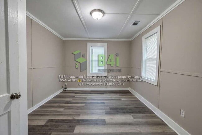 Building Photo - 907 L S Glencamp Way