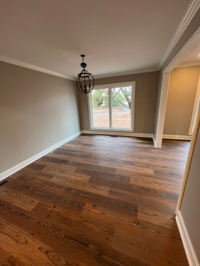 Building Photo - 2038 Conway Dr