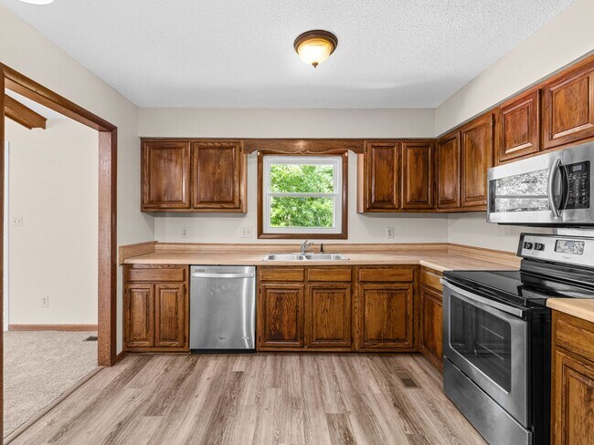 Building Photo - Home in Cul-De-Sac