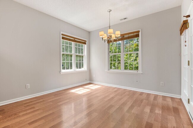 Building Photo - Single Family home in Hedingham: Available Now!