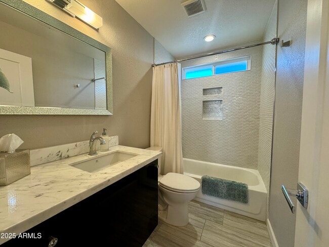 Building Photo - 8835 W Michelle Dr