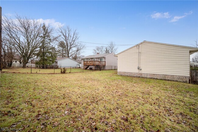 Building Photo - 15067 Rochelle Dr
