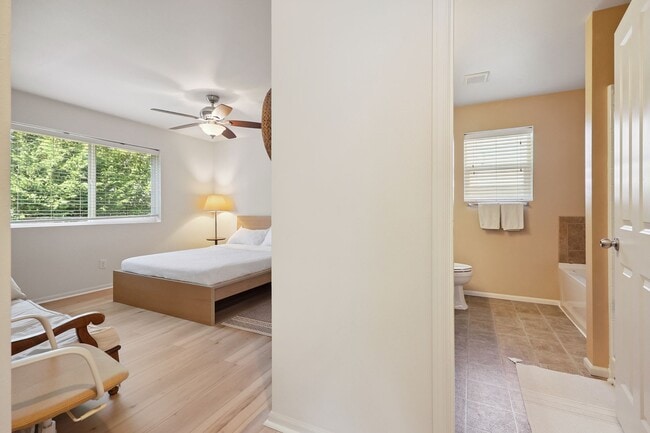 Building Photo - Spacious 3-Bedroom Home in Tumwater – Styl...