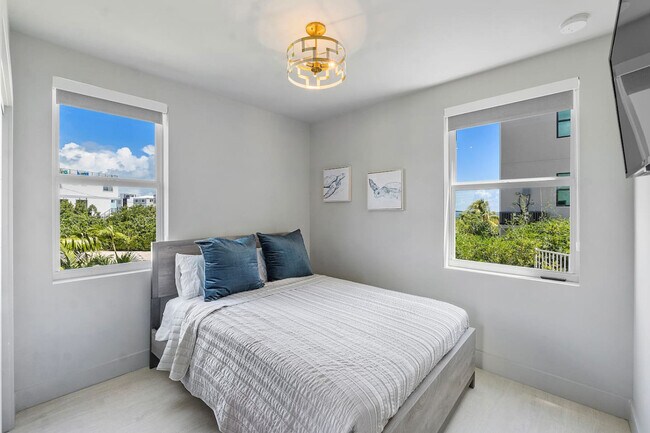 Building Photo - 99 Seaside Ave