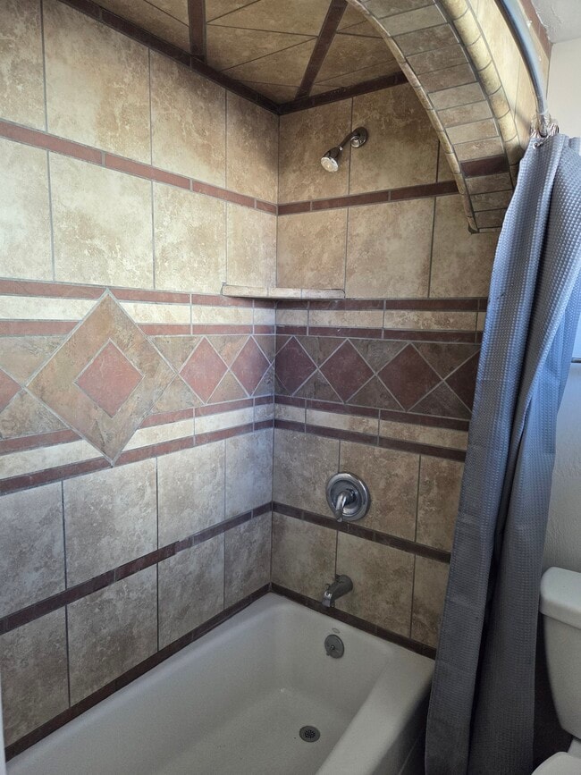 Building Photo - Meadow Court