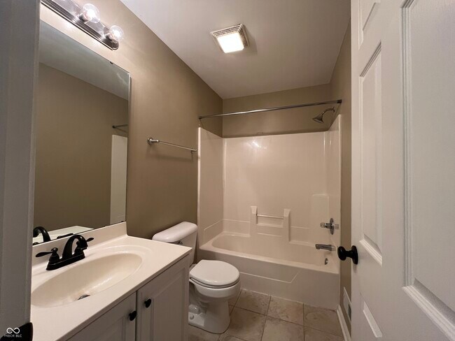 Building Photo - 11451 Sutton Pl Dr E