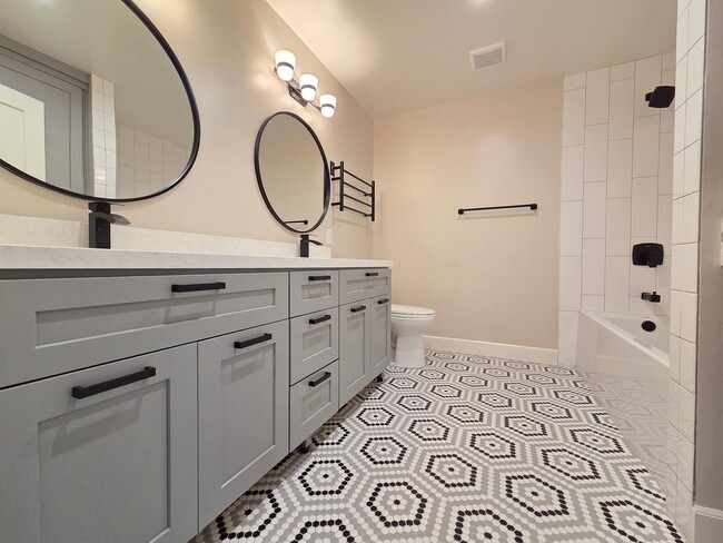 Building Photo - Stunning Coastal Retreat in Oceanside with...