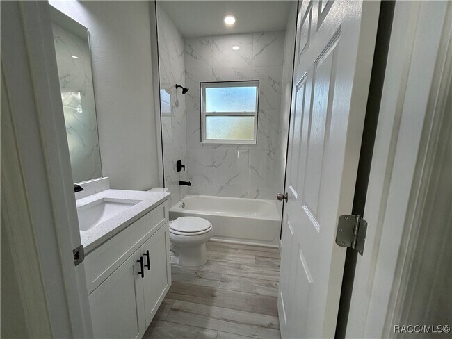 Building Photo - 2097 W Hampshire Blvd