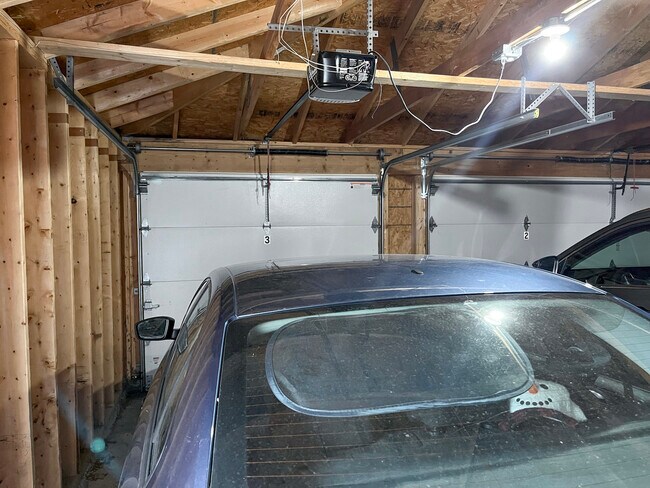 Building Photo - 1750 W Summerdale Ave