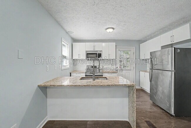 Building Photo - 1167 Hubbard St SW