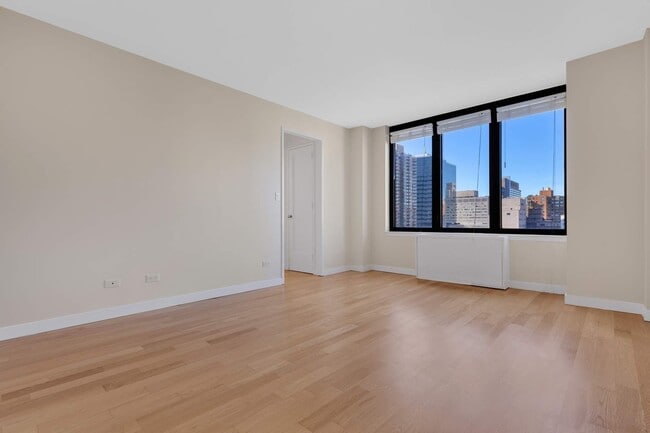 Building Photo - 330 E 38th St