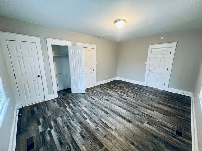 Building Photo - Beautifully Renovated 4bdrm/2bth Home Located in Richmond's Southside!!