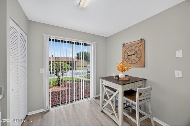 Building Photo - 7622 Las Palmas Way