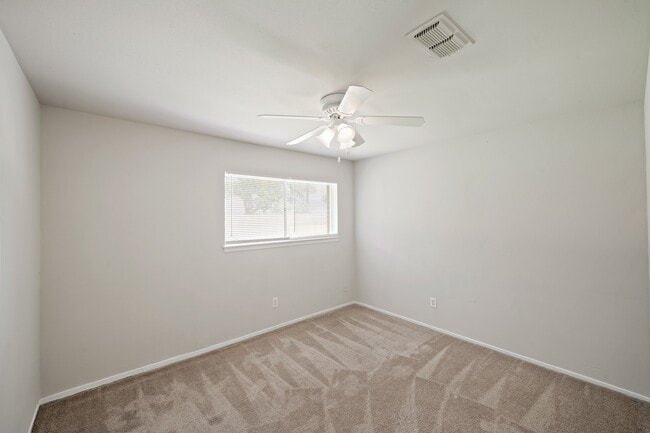 Building Photo - 2503 Knoll St
