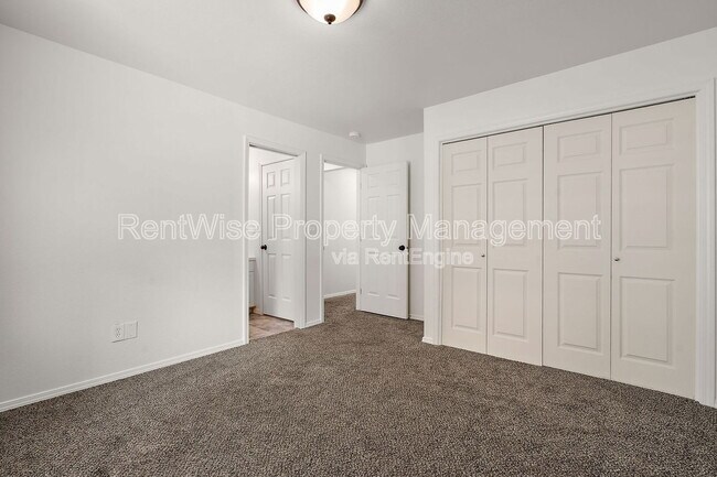 Building Photo - 314 W Linden St
