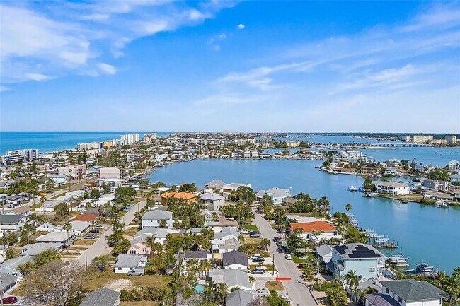 Building Photo - Coastal Luxury Living Just Minutes from Madeira Beach - 3bed | 2 bath