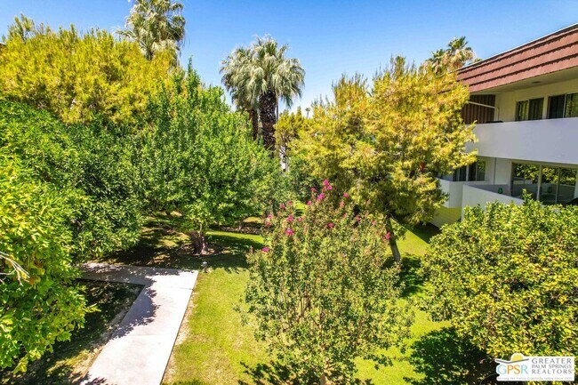 Building Photo - 2301 S Sky View Dr
