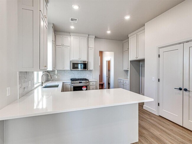 Building Photo - 29596 Memory Ln