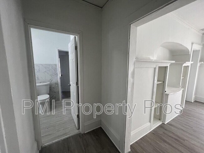 Building Photo - 3284 N 30th St