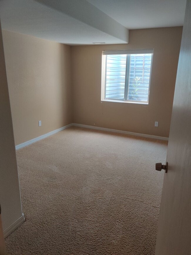 Building Photo - Beautiful 4 Bedroom Ranch Style Home Avail...