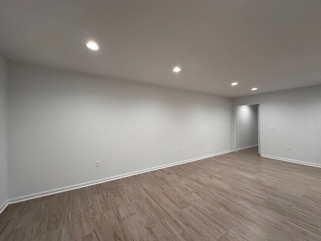 Building Photo - 230 Charleston Dr