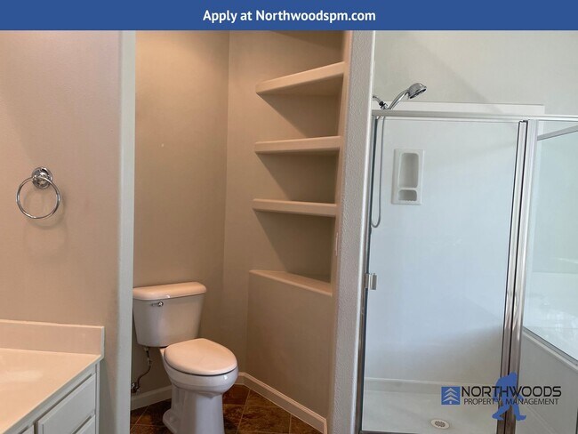 Building Photo - Beautiful 3 Bedroom 2 Bath Home Landscaping Included.