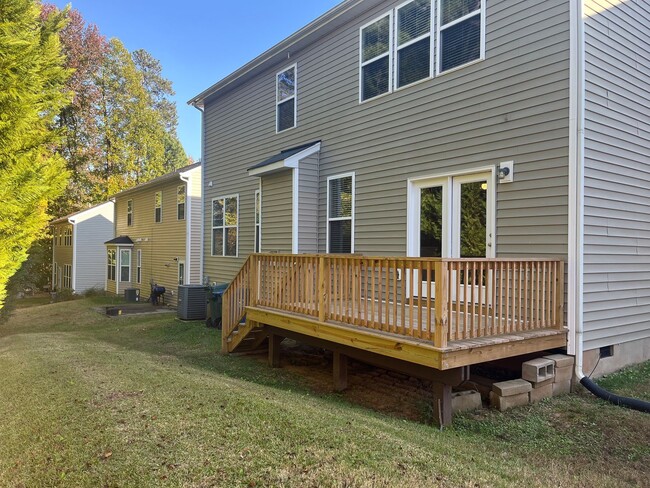 Building Photo - Spacious Residence In Durham, Near Highway...